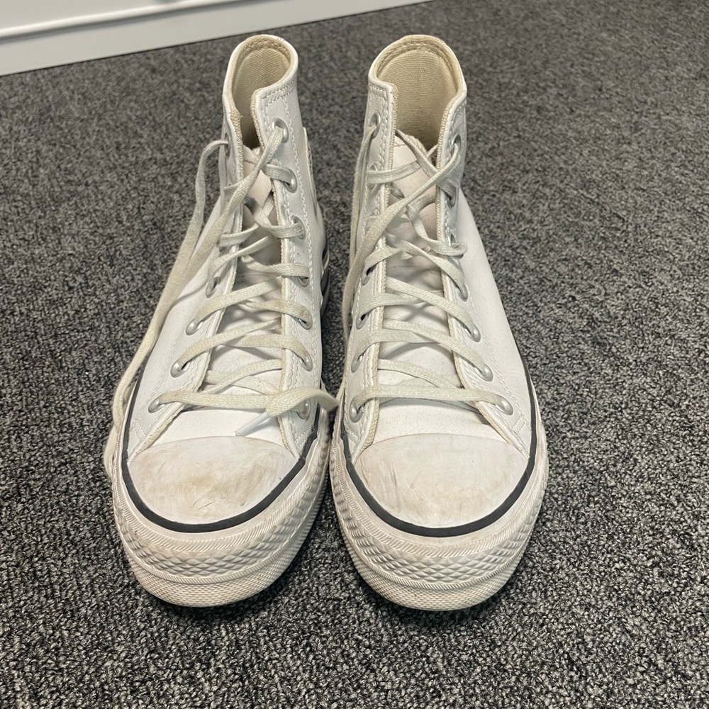 Women's White Leather Converse Hightop Sneakers size 8